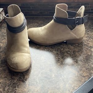 Tan/Cream Bootie with Buckle